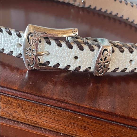 Brighton White Leather Embellished Women’s Medium Belt - Picture 10 of 13